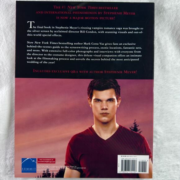 The Twilight Saga Breaking Dawn Part 1 Official Illustrated Movie Companion Book - Picture 2 of 3